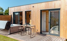 Le Laponya - Chalets climatisés avec SPA&Borne de recharge